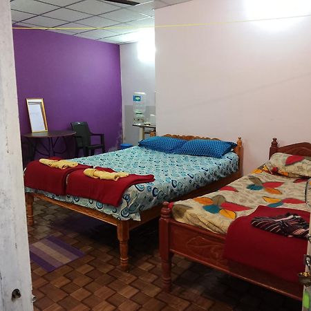 The Leisure Home Stay Shadipur ภายนอก รูปภาพ