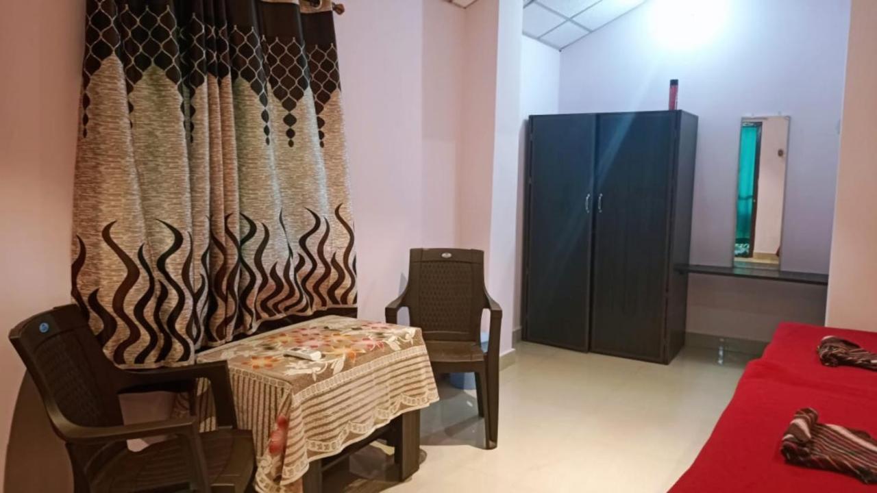 The Leisure Home Stay Shadipur ภายนอก รูปภาพ