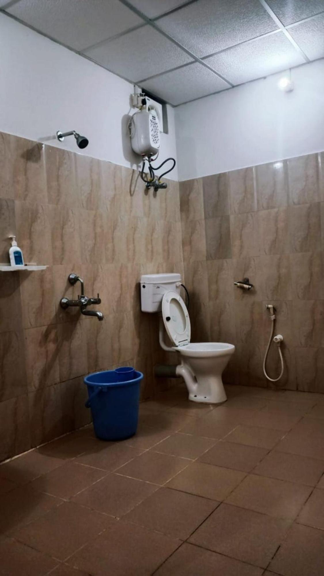 The Leisure Home Stay Shadipur ภายนอก รูปภาพ