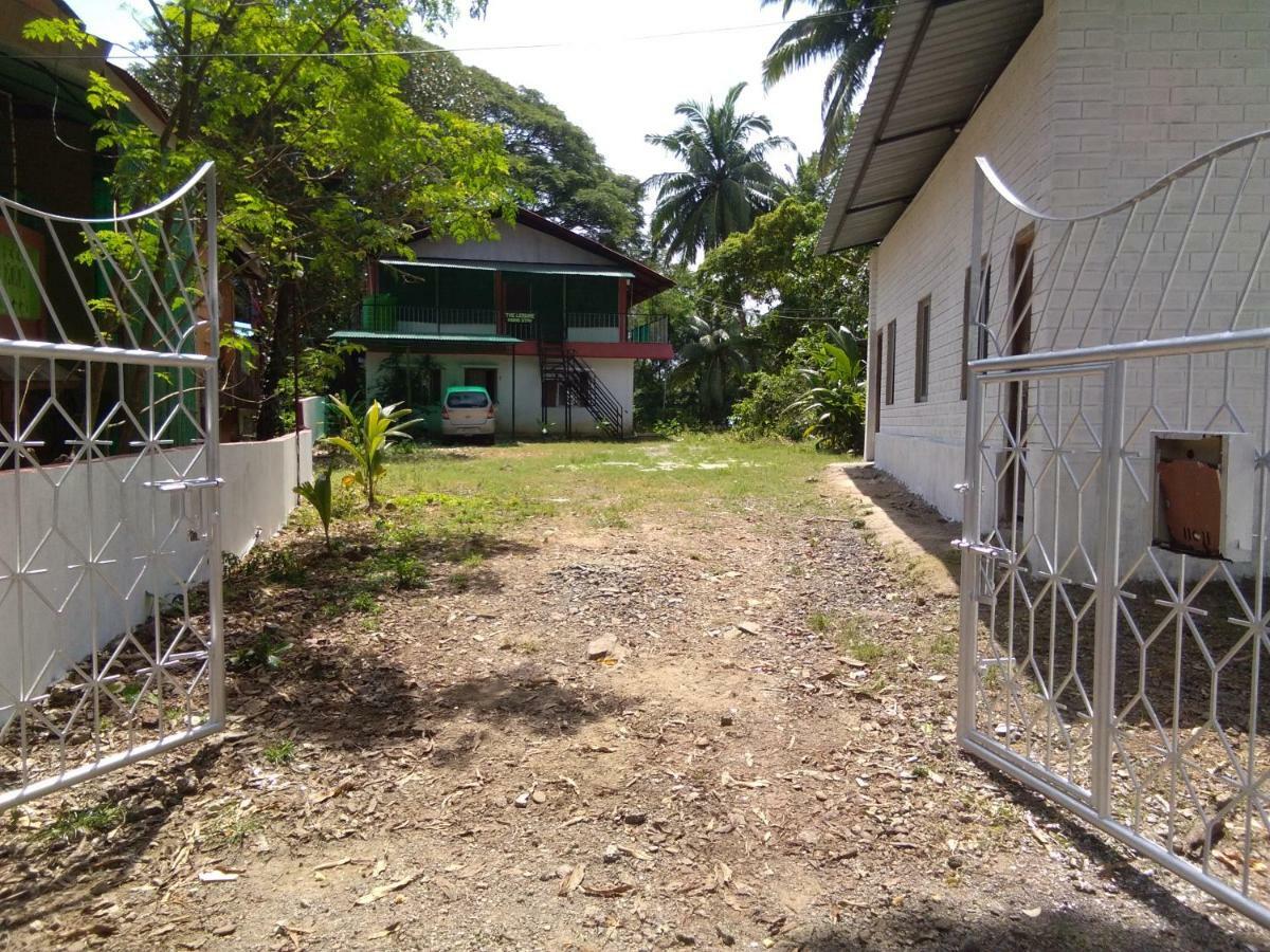 The Leisure Home Stay Shadipur ภายนอก รูปภาพ